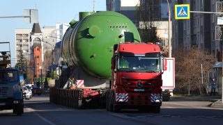 Převoz parogenerátoru pro novou jadernou elektrárnu Kursk II; Zdroj: Rosenergoatom