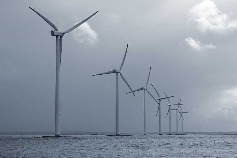 Skotsko větrníky na moři