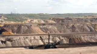 těžba hnědého uhlí