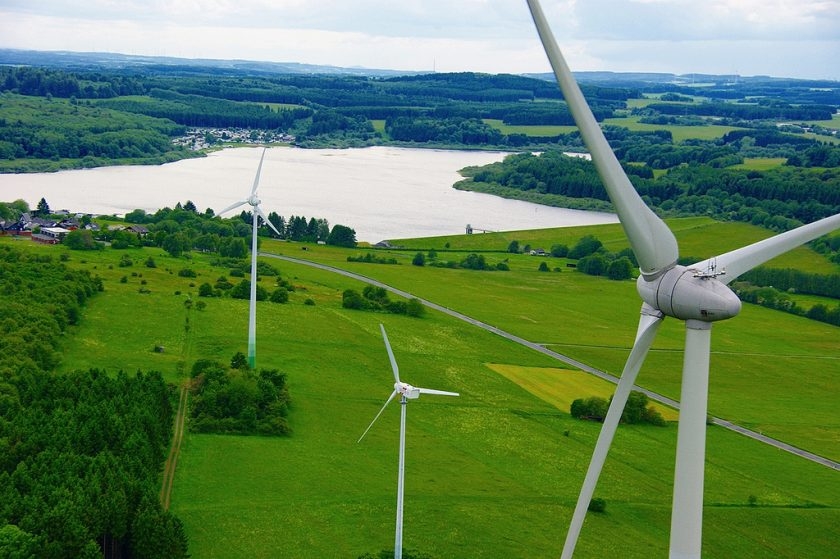 Větrné elektrárny v Německu vyrobily stejné množství elektřiny jako hnědouhlené elektrárny