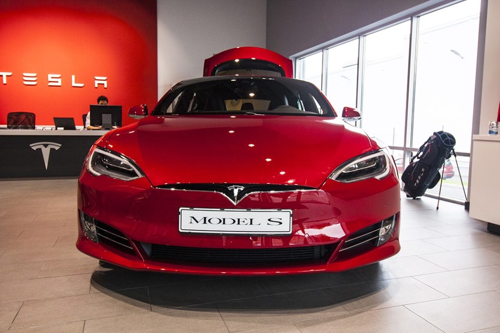 Tesla Model S 70D 2016 v Tesla Store Göteborg, foto: Tomáš Jirka