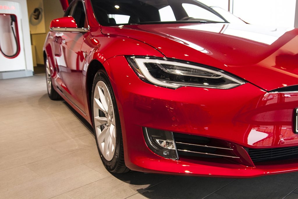 Tesla Model S 70D 2016 v Tesla Store Göteborg, foto: Tomáš Jirka