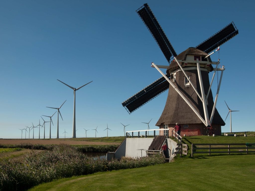 https://upload.wikimedia.org/wikipedia/commons/1/15/Goliath_Poldermolen.jpg