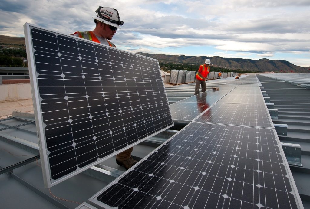 Instalace střešní solární elektrárny