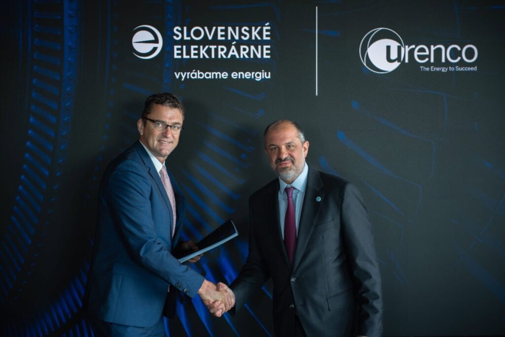 Slovenské elektrárny podepsaly smlouvu s Urenco na dodávky obohaceného uranu. Na fotografii CEO SE Branislav Strýček (vlevo) a Obchodní ředitel Urenco Laurent Odeh.