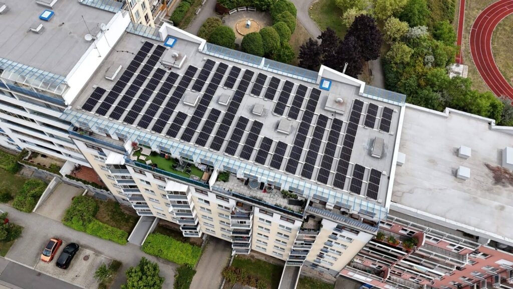 solar, photovoltaics, elektrárna, obnovitelné zdroje, střešní instalace, domácnosti, střecha