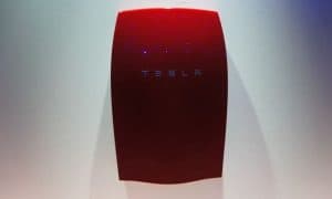 Tesla představila baterie Powerwall a Powerpack