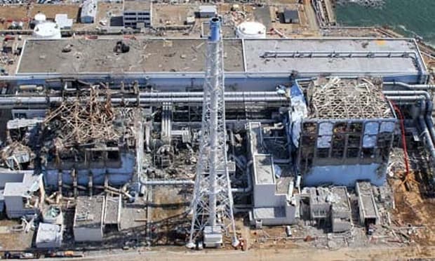 JE Fukushima Daiichi v březnu roku 2011 po zemětřesení a následné vlně tsunami. Zdroj: www.guardian.com