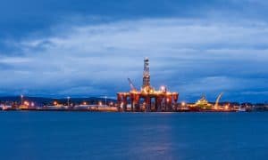Ceny ropy po zasedání OPEC+ rostou, snížení ropných škrtů zůstalo za očekáváním