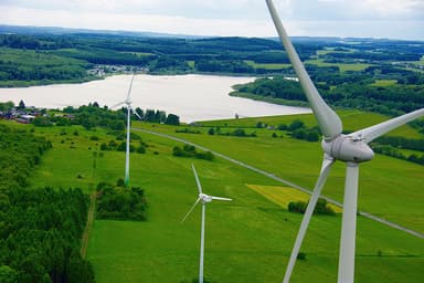 Větrné elektrárny v Německu vyrobily stejné množství elektřiny jako hnědouhlené elektrárny