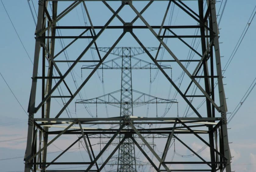 ceske-domacnosti-se-zacaly-podilet-na-stabilite-tuzemske-elektrizacni-site