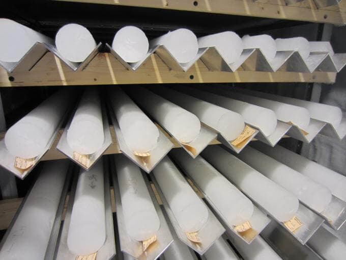 6racked ice cores