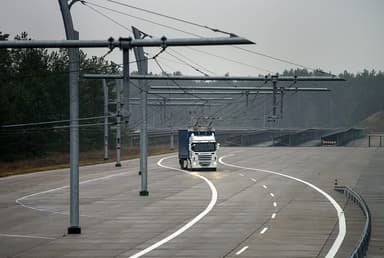 Scania G 360 4x2 with pantograph, electrically powered truck at the Siemens eHighway. Gross Dölln, Germany Photo: Dan Boman 2013