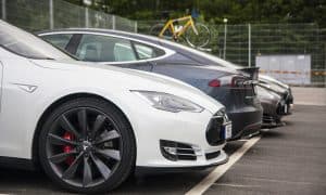 Porsche investuje do výroby vysoce výkonných baterií pro elektromobily