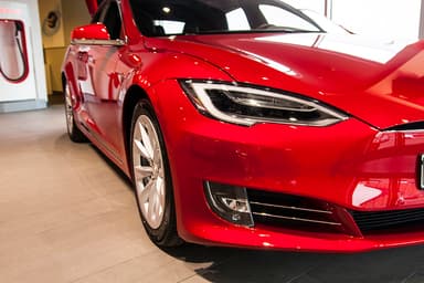 Tesla Model S 70D 2016 v Tesla Store Göteborg, foto: Tomáš Jirka