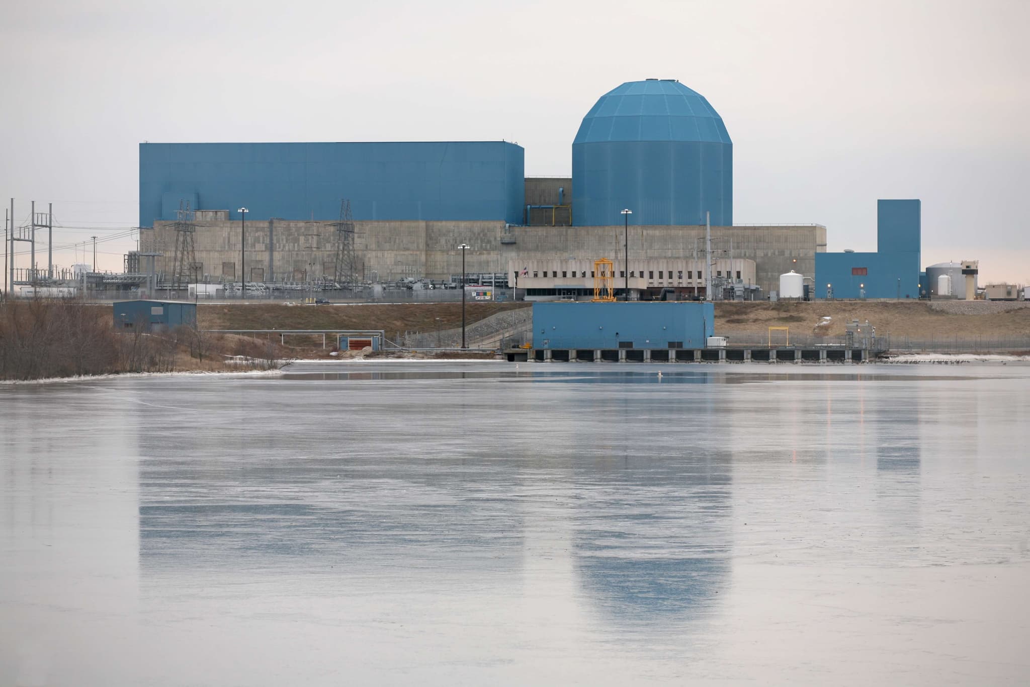 Clinton Power Station, Daniel Schwen, https://commons.wikimedia.org/wiki/User:Dschwen