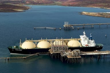 rp_LNG-tanker-at-loading-terminal-725x483.jpg