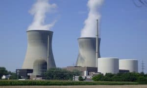 RWE použije třetinu vratky daně z jaderného paliva na výplatu speciální dividendy