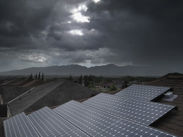 Střešní solární elektrárna