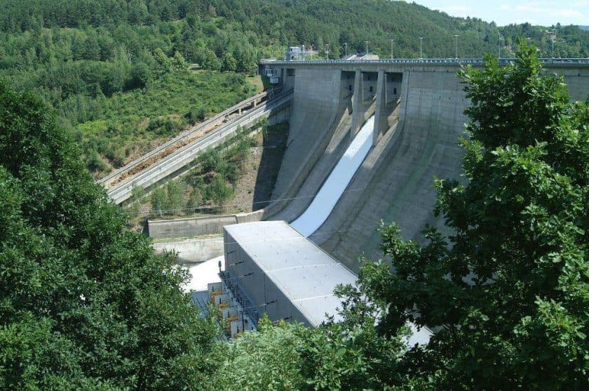 Obří vodní baterka na Orlíku. Čtvrtá česká přečerpávací elektrárna pomůže s vyrovnáváním výkyvů v síti
