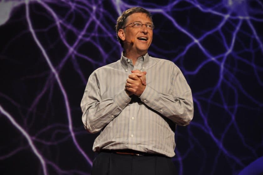 Bill Gates slibuje jaderné reaktory jako doplněk solárních a větrných zdrojů