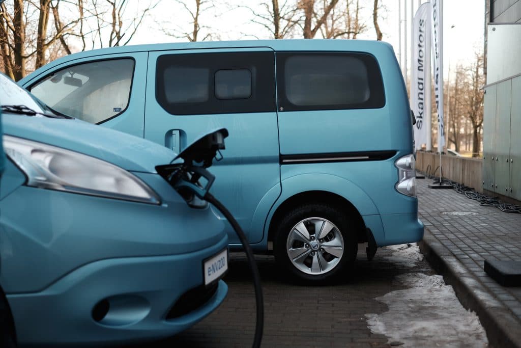 obyvatele-spojeneho-kralovstvi-se-kvuli-koronaviru-vice-zajimaji-elektromobily