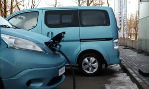 Německý automobilový průmysl čelí vysokým investicím a nízké poptávce po elektromobilech