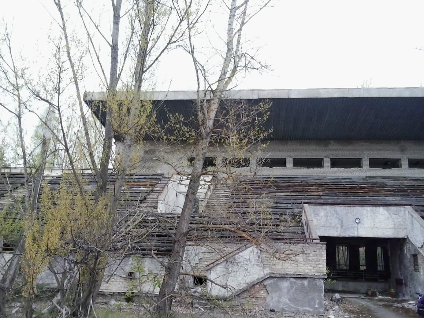 Opuštěný stadion ve městě Pripjať (zdroj Vladimír Wagner).