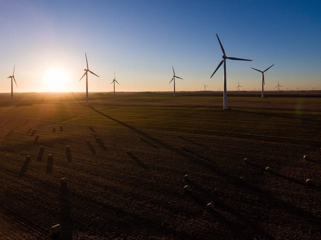 Aurora: Uvolnění pravidel pro výstavbu onshore větrných elektráren v Polsku by navýšilo jejich potenciál o 27 GW