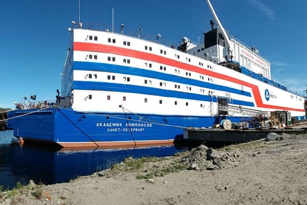 Testy plovoucí jaderné elektrárny Akademik Lomonosov proběhly v přístavu v Murmansku (zdroj Rosenergoatom).