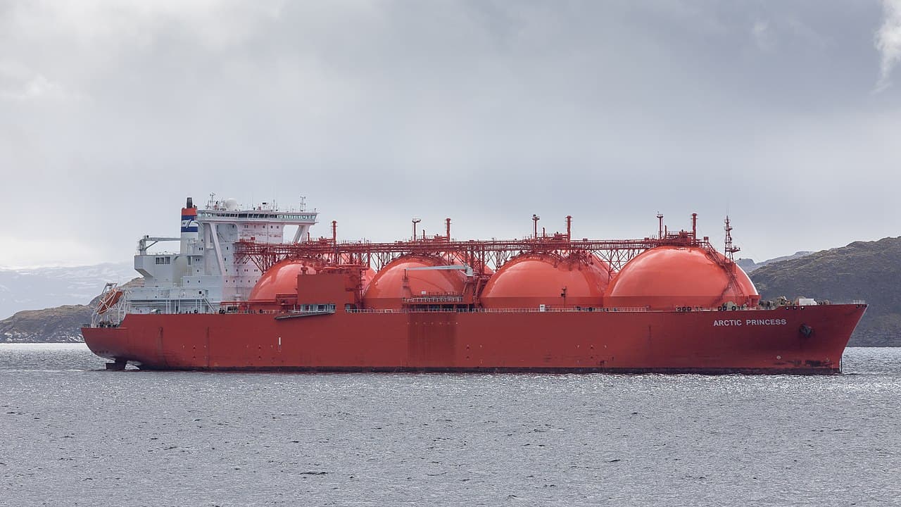 LNG tanker Arctic Princess