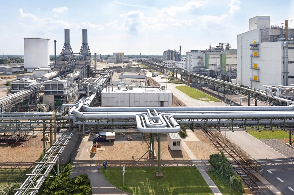 Mikrokogenerace zvyšuje energetickou nezávislost bytových domů i veřejných budov. Je cestou k dekarbonizaci