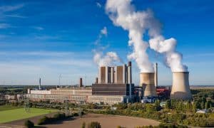 Refinitiv: Levnější plyn a drahé emisní povolenky vytlačují uhelné elektrárny z trhu