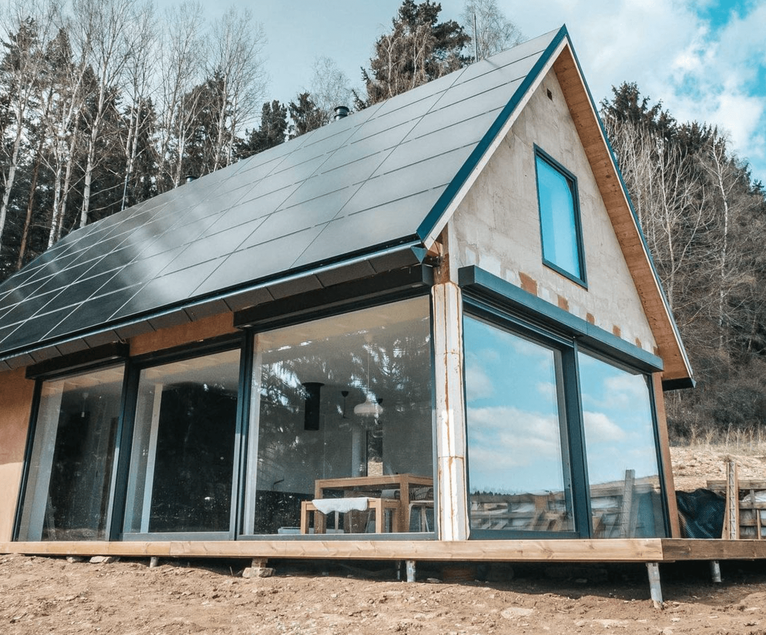 První dům z projektu český soběstačný dům