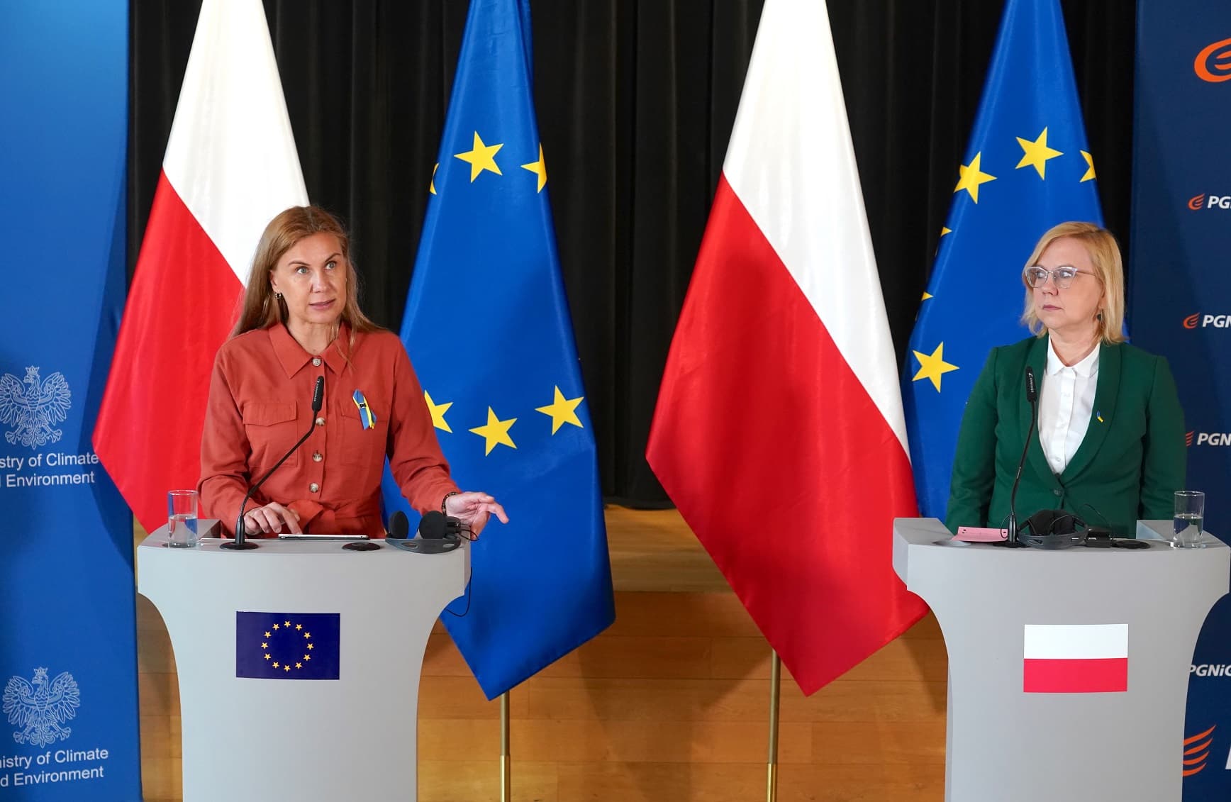Eurokomisařka pro energetiku Kadri Simsonová s polskou ministryní klimatu a životního prostředí Annou Moskwovou