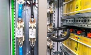 Globální instalovaný výkon úložišť elektřiny by do roku 2030 mohl překonat 400 GW