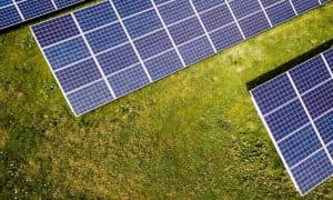 Rozvoj solární energie v EU poprvé za deset let zpomaluje kvůli snížení dotací