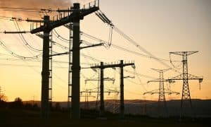 Česko šetří energii a investuje do budoucnosti: Fotovoltaika roste o 28 %