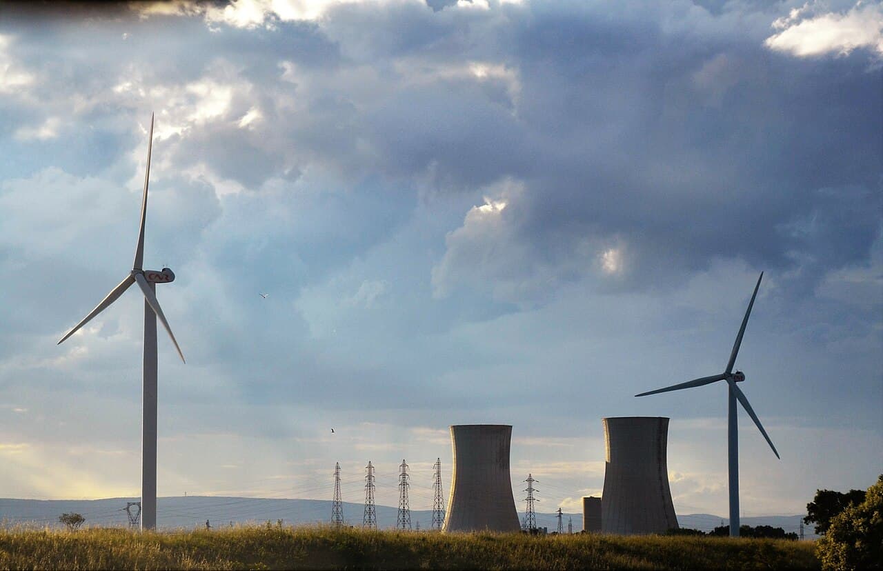 Jaderná elekrtrárna a větrné turbíny