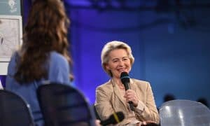 Evropská komise přijala zpřísněné emisní limity, platit začnou od poloviny roku 2021