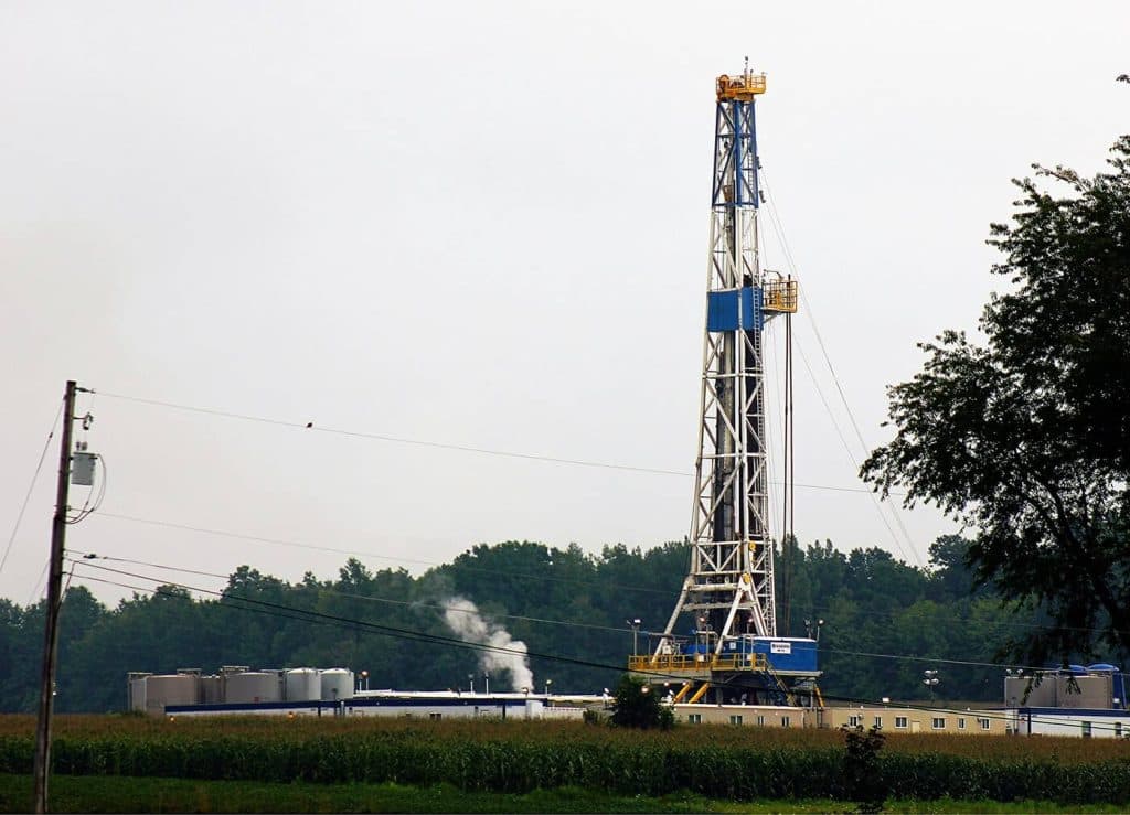 Energetická budoucnost UK: Konzervativci zvažují návrat frakování