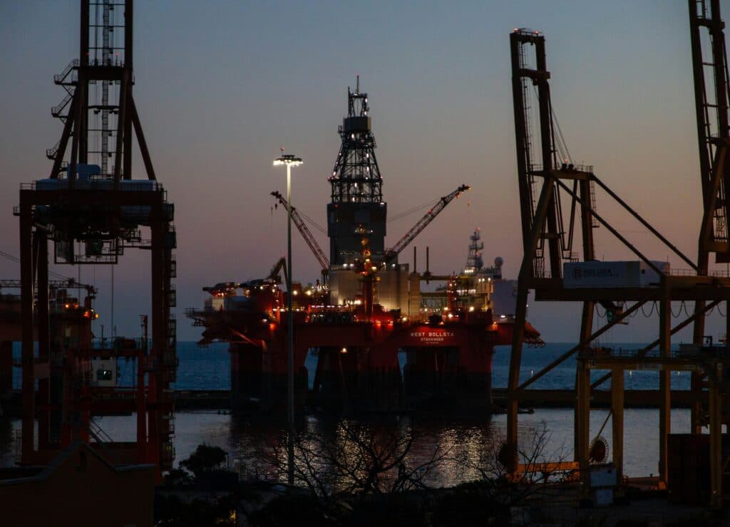 saudi-aramco-zdvojnasobila-zisk-a-chysta-se-prudce-zvysit-investice