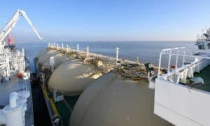 Plynárenská lobby proti vědě: Howarthova studie provokuje debatu o emisní stopě LNG
