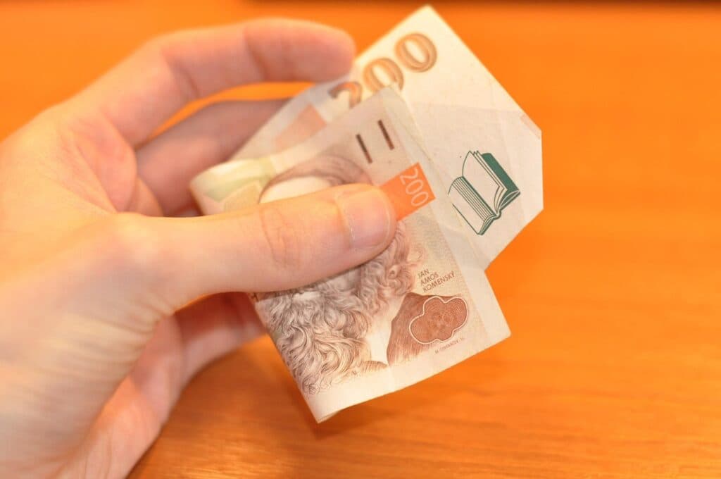 velke-firmy-zatim-zazadaly-o-kompenzace-na-energie-za-496-miliardy-kc