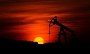Ropné firmě Aramco kvůli levné ropě klesl zisk o 25 %