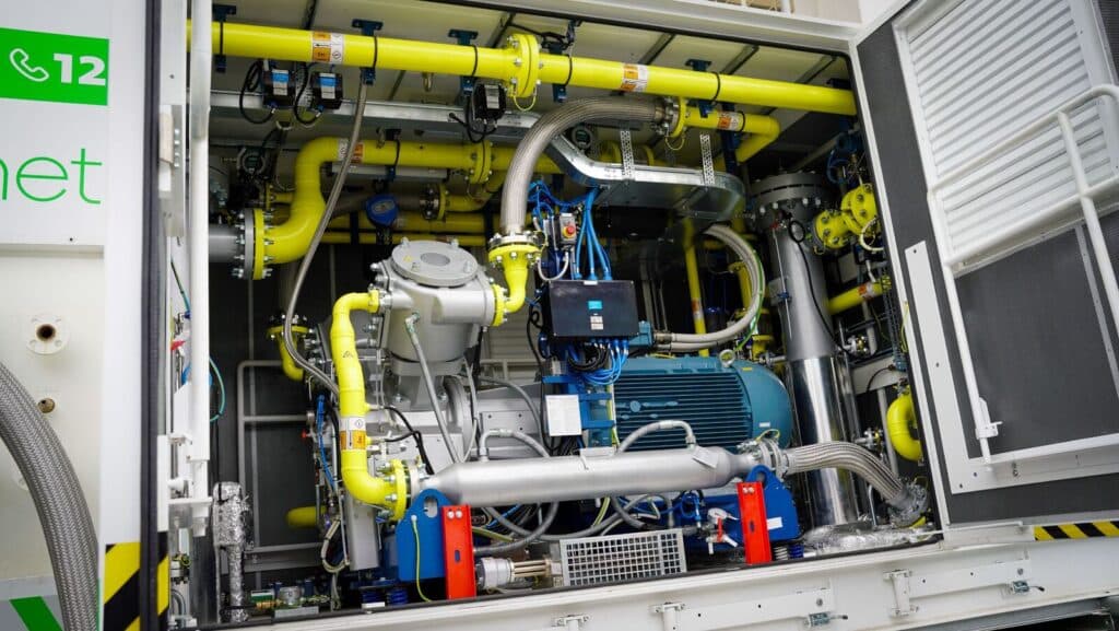 gasnet-nasazuje-do-provozu-unikatni-mobilni-kompresor-snizuje-emise-metanu-a-setri-zivotni-prostredi