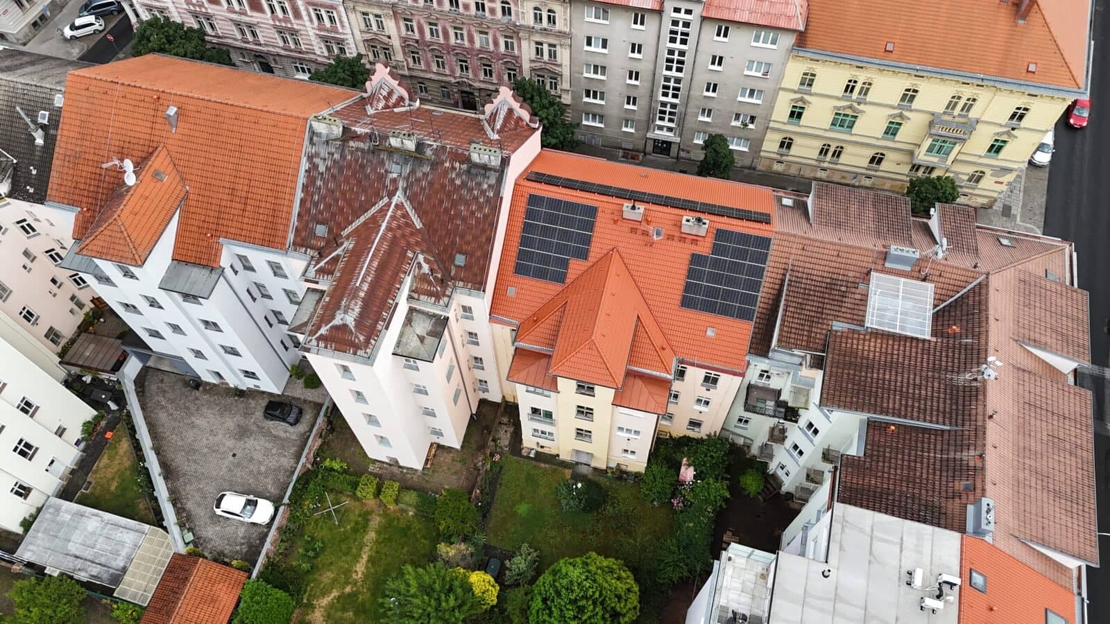 solar, photovoltaics, elektrárna, obnovitelné zdroje, střešní instalace, domácnosti, střecha