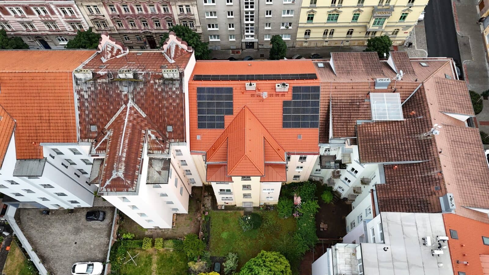 solar, photovoltaics, elektrárna, obnovitelné zdroje, střešní instalace, domácnosti, střecha