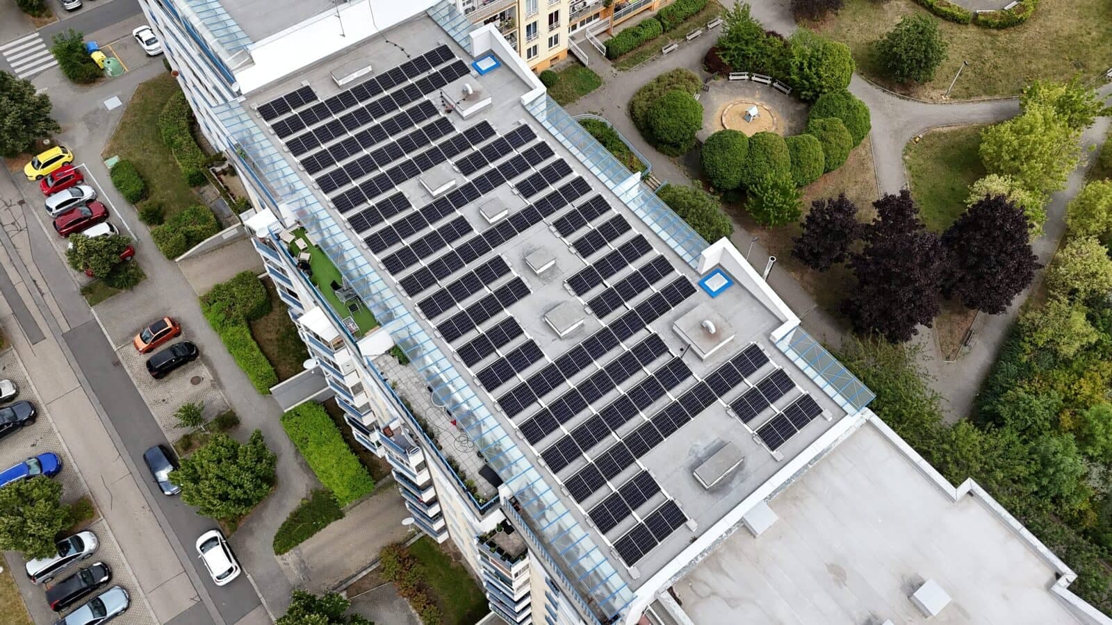 solar, photovoltaics, elektrárna, obnovitelné zdroje, střešní instalace, domácnosti, střecha