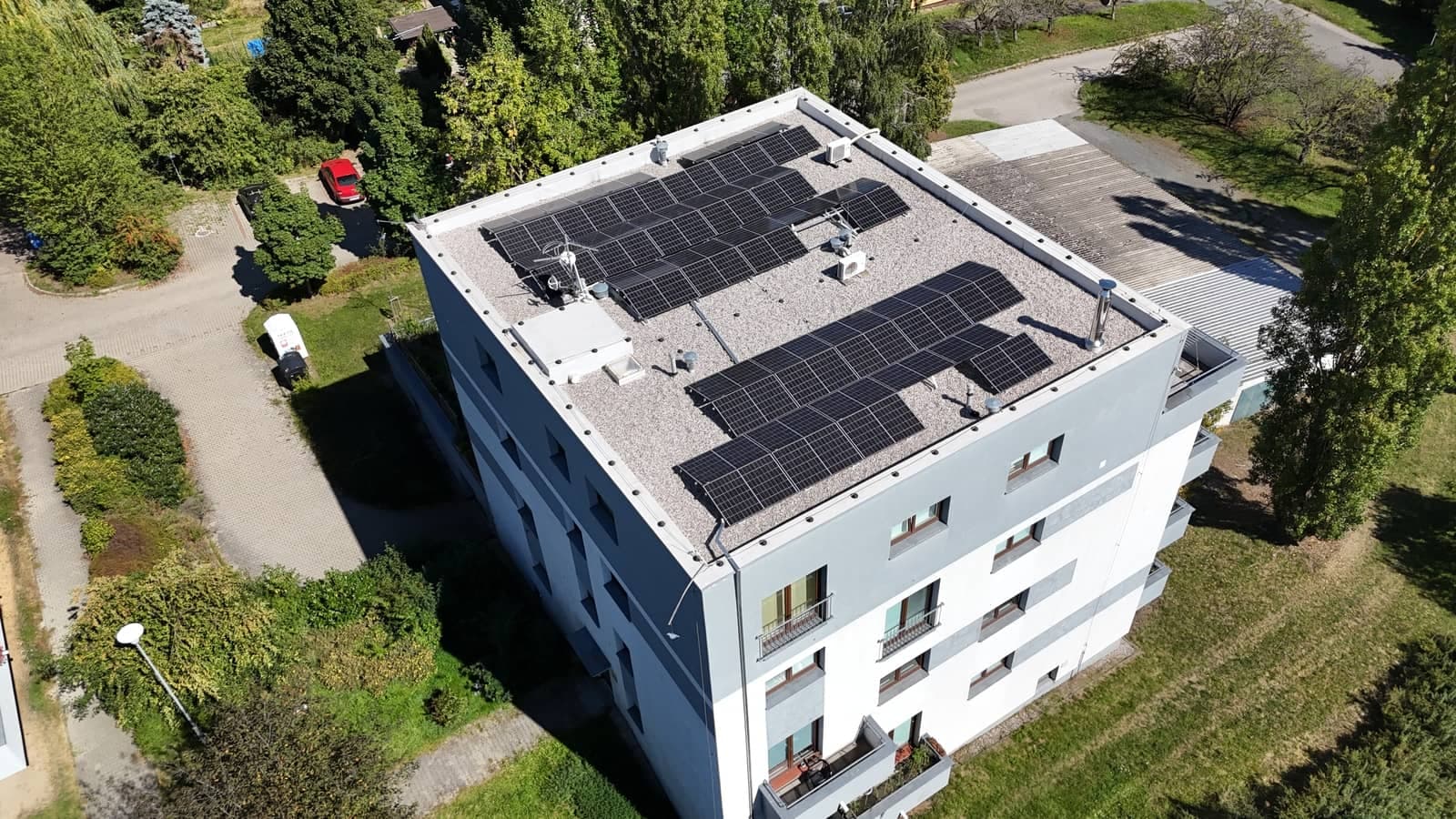 solar, photovoltaics, elektrárna, obnovitelné zdroje, střešní instalace, domácnosti, střecha